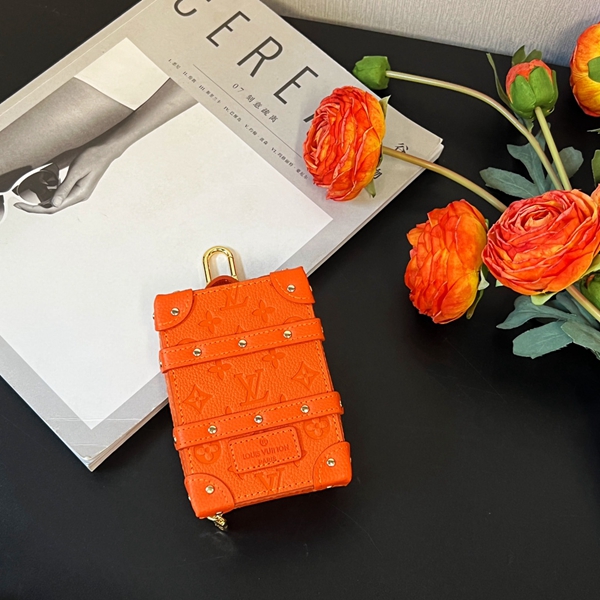 ブランドキーホルダー着用イメージ